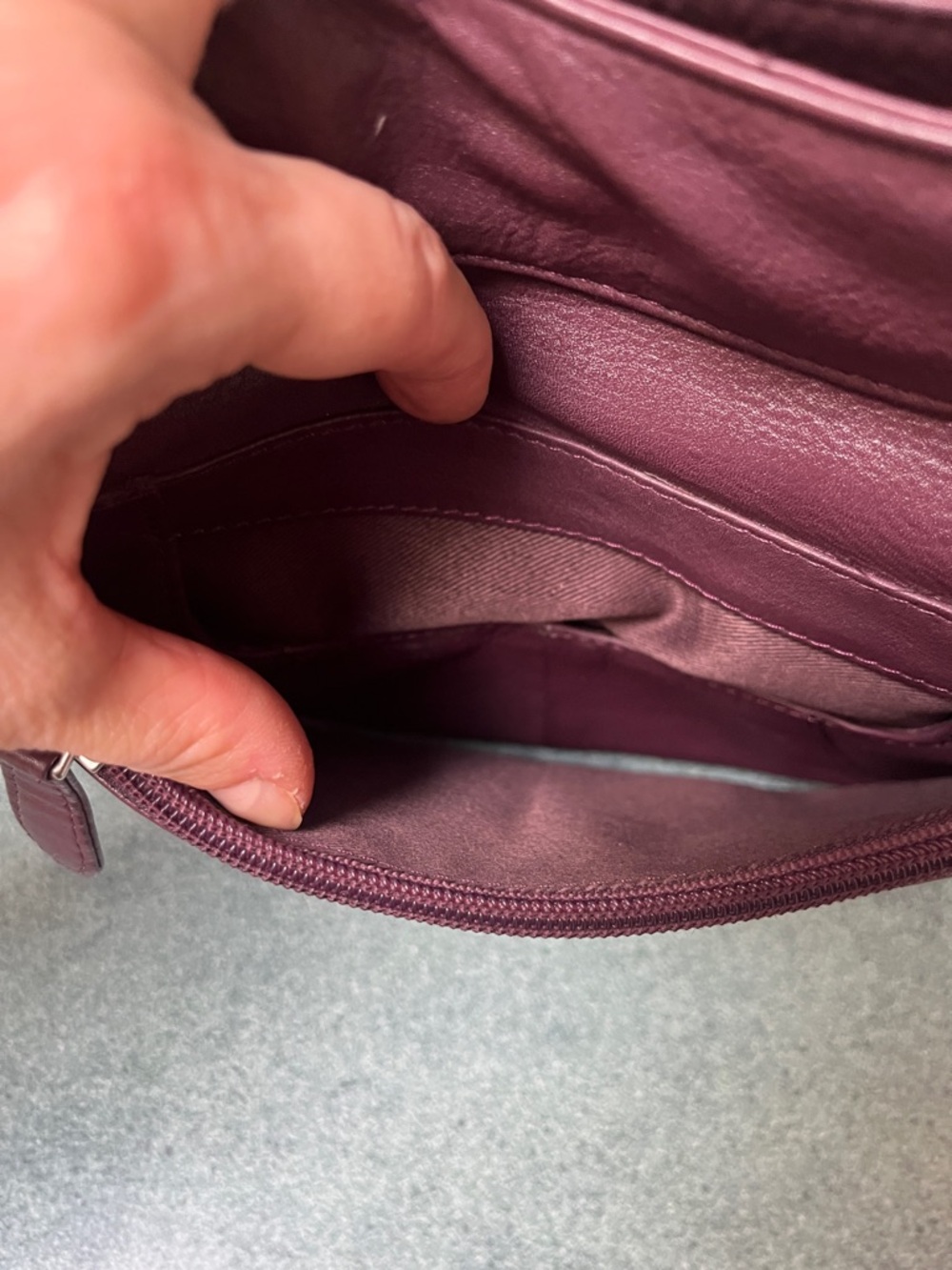 JBG International Burnished Plum Leather Bag - Picture 11 of 15